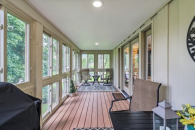Luxurious Living in Prestigious Turnberry Subdivision  Discover on Turnberry Country Club in Illinois - for sale on GolfHomes.com, golf home, golf lot