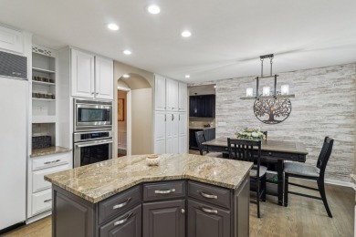 Luxurious Living in Prestigious Turnberry Subdivision  Discover on Turnberry Country Club in Illinois - for sale on GolfHomes.com, golf home, golf lot