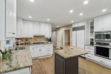 Luxurious Living in Prestigious Turnberry Subdivision  Discover on Turnberry Country Club in Illinois - for sale on GolfHomes.com, golf home, golf lot
