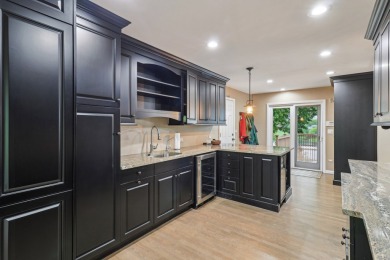 Luxurious Living in Prestigious Turnberry Subdivision  Discover on Turnberry Country Club in Illinois - for sale on GolfHomes.com, golf home, golf lot