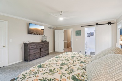Luxurious Living in Prestigious Turnberry Subdivision  Discover on Turnberry Country Club in Illinois - for sale on GolfHomes.com, golf home, golf lot