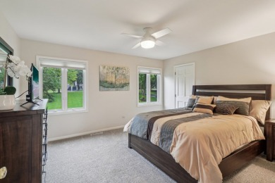 Luxurious Living in Prestigious Turnberry Subdivision  Discover on Turnberry Country Club in Illinois - for sale on GolfHomes.com, golf home, golf lot
