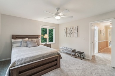 Luxurious Living in Prestigious Turnberry Subdivision  Discover on Turnberry Country Club in Illinois - for sale on GolfHomes.com, golf home, golf lot