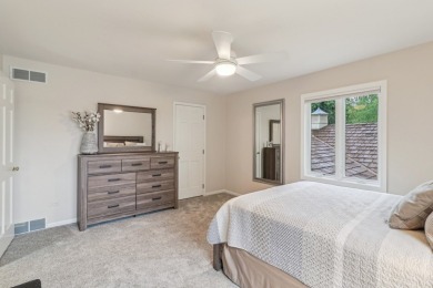 Luxurious Living in Prestigious Turnberry Subdivision  Discover on Turnberry Country Club in Illinois - for sale on GolfHomes.com, golf home, golf lot