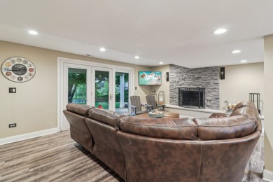 Luxurious Living in Prestigious Turnberry Subdivision  Discover on Turnberry Country Club in Illinois - for sale on GolfHomes.com, golf home, golf lot