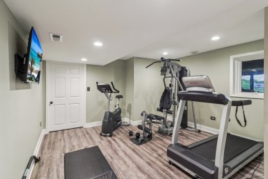 Luxurious Living in Prestigious Turnberry Subdivision  Discover on Turnberry Country Club in Illinois - for sale on GolfHomes.com, golf home, golf lot