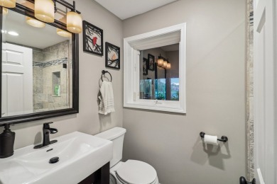 Luxurious Living in Prestigious Turnberry Subdivision  Discover on Turnberry Country Club in Illinois - for sale on GolfHomes.com, golf home, golf lot