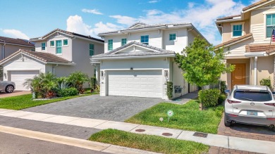 Welcome to this beautiful designed 3-bedroom + den, 2.5-bathroom on Crystal Lake Country Club in Florida - for sale on GolfHomes.com, golf home, golf lot