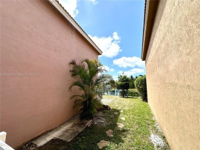 Details coming on Inverrary Country Club in Florida - for sale on GolfHomes.com, golf home, golf lot