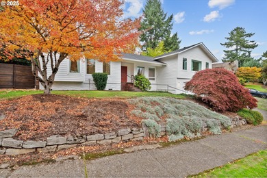 Open House SAT & SUN from 1-3pm. Stylish. Updated. Functional on Lake Oswego Municipal Golf Course in Oregon - for sale on GolfHomes.com, golf home, golf lot
