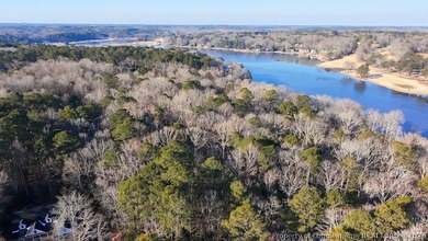 Discover the perfect place to build in the gated community of on Carolina Trace Country Club in North Carolina - for sale on GolfHomes.com, golf home, golf lot