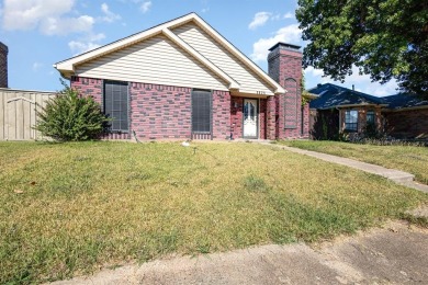Very nice house in the prestigious Oakridge neighbourhood in on Duck Creek Golf Club in Texas - for sale on GolfHomes.com, golf home, golf lot