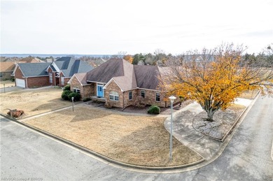 Move in Ready!!! Extremely clean 3BR 2BR brick home located in on Eagle Crest Golf Course in Arkansas - for sale on GolfHomes.com, golf home, golf lot