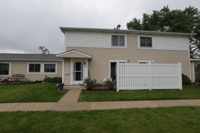 This is a 2 story end unit town home located in a quiet on Poplar Creek Country Club in Illinois - for sale on GolfHomes.com, golf home, golf lot