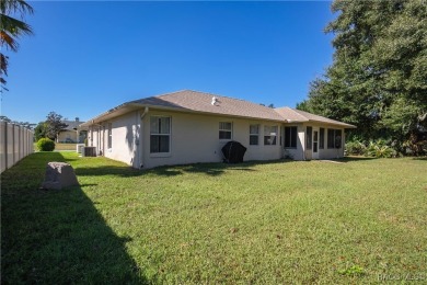 Affordably priced and fully furnished 3-bedroom, 2-bathroom home on Inverness Golf and Country Club in Florida - for sale on GolfHomes.com, golf home, golf lot