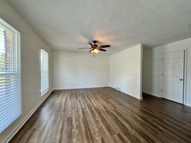 This adorable Duplex has been owner occupied and well maintained on Bright Leaf Golf Course in Kentucky - for sale on GolfHomes.com, golf home, golf lot
