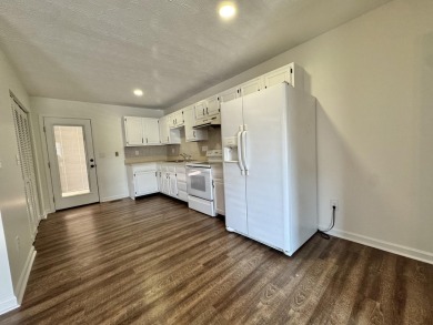This adorable Duplex has been owner occupied and well maintained on Bright Leaf Golf Course in Kentucky - for sale on GolfHomes.com, golf home, golf lot