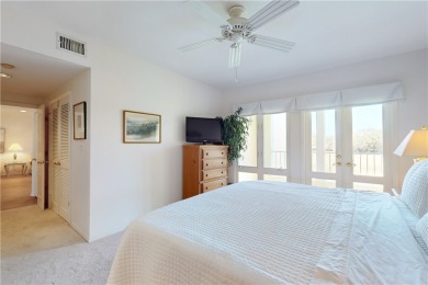 ALL building updates have been made, COMPLETELY REPIPED, 2024 AC on Oak Harbor Country Club in Florida - for sale on GolfHomes.com, golf home, golf lot