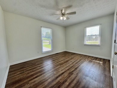 This adorable Duplex has been owner occupied and well maintained on Bright Leaf Golf Course in Kentucky - for sale on GolfHomes.com, golf home, golf lot