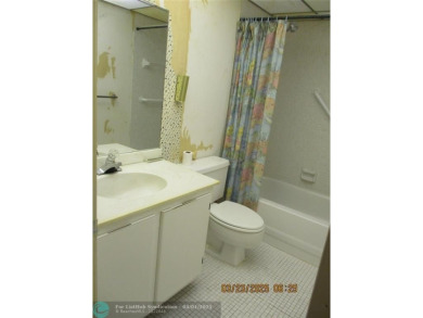 **ALL AGES WELCOME**NEED TLC**BEING SOLD *AS IS* WHERE IS***RUN on Colony West Country Club in Florida - for sale on GolfHomes.com, golf home, golf lot