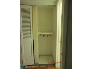 **ALL AGES WELCOME**NEED TLC**BEING SOLD *AS IS* WHERE IS***RUN on Colony West Country Club in Florida - for sale on GolfHomes.com, golf home, golf lot