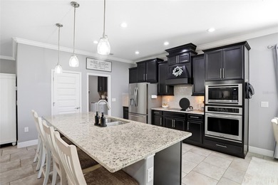 Under contract-accepting backup offers. Welcome to your private on Providence Golf Club in Florida - for sale on GolfHomes.com, golf home, golf lot