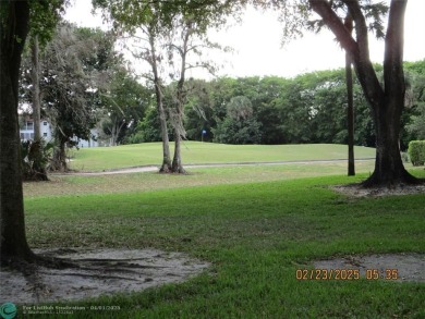 **ALL AGES WELCOME**NEED TLC**BEING SOLD *AS IS* WHERE IS***RUN on Colony West Country Club in Florida - for sale on GolfHomes.com, golf home, golf lot