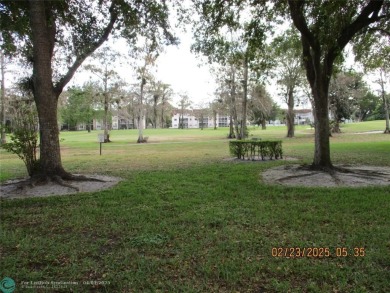 **ALL AGES WELCOME**NEED TLC**BEING SOLD *AS IS* WHERE IS***RUN on Colony West Country Club in Florida - for sale on GolfHomes.com, golf home, golf lot