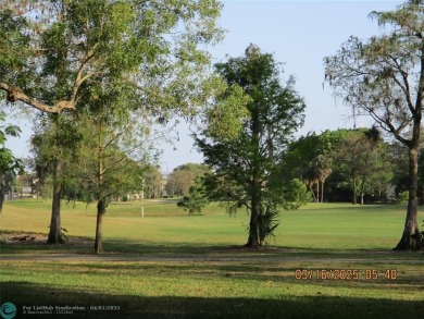 **ALL AGES WELCOME**NEED TLC**BEING SOLD *AS IS* WHERE IS***RUN on Colony West Country Club in Florida - for sale on GolfHomes.com, golf home, golf lot