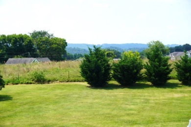 DUMPLIN VALLEY LIVING AT ITS FINEST! on Patriot Hills Golf Club in Tennessee - for sale on GolfHomes.com, golf home, golf lot
