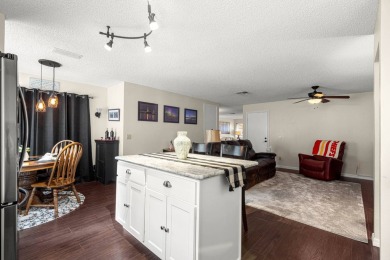 Welcome to this charming 2-bedroom, 2-bathroom end unit in the on On Top of the World Golf Course in Florida - for sale on GolfHomes.com, golf home, golf lot
