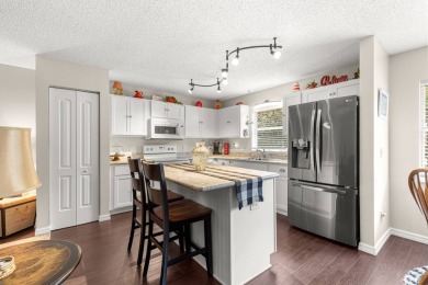 Welcome to this charming 2-bedroom, 2-bathroom end unit in the on On Top of the World Golf Course in Florida - for sale on GolfHomes.com, golf home, golf lot
