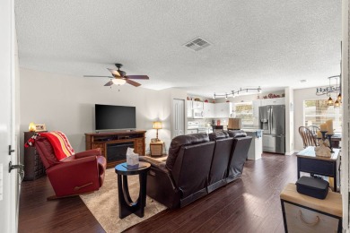 Welcome to this charming 2-bedroom, 2-bathroom end unit in the on On Top of the World Golf Course in Florida - for sale on GolfHomes.com, golf home, golf lot