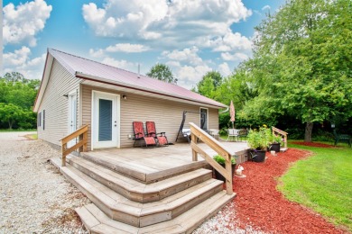 Cozy Cabin Nestled Among Wooded Setting on Oak Run Golf Course in Illinois - for sale on GolfHomes.com, golf home, golf lot