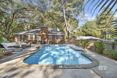 Spacious Lake Forest home with in-ground pool! This 3 bed, 2 on Lake Forest Yacht and Country Club in Alabama - for sale on GolfHomes.com, golf home, golf lot