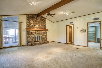 Desoto Golf Course beauty...This 4 bedroom plus office, 3 bath on DeSoto Golf Course in Arkansas - for sale on GolfHomes.com, golf home, golf lot