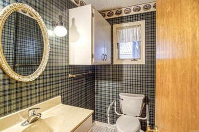 Desoto Golf Course beauty...This 4 bedroom plus office, 3 bath on DeSoto Golf Course in Arkansas - for sale on GolfHomes.com, golf home, golf lot