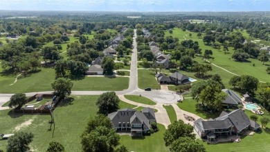 Original owner home perfectly positioned on the golf course on Hide-A-Way Lake Golf Course in Texas - for sale on GolfHomes.com, golf home, golf lot