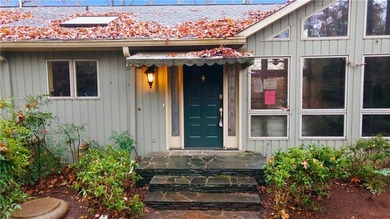 Listed below appraised value is this 6 bedroom, 4 bathroom in on  in Georgia - for sale on GolfHomes.com, golf home, golf lot