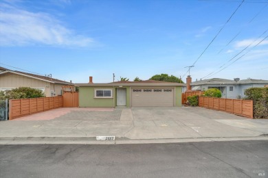 Welcome to 2867 18th Street in San Pablo! This charming on Richmond Country Club in California - for sale on GolfHomes.com, golf home, golf lot