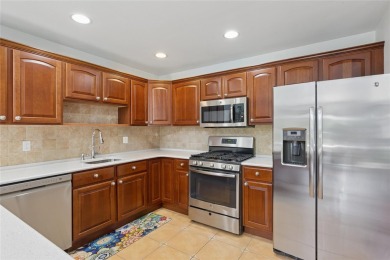 Welcome to 32 Summerfield Lane North, a sunlit and spacious on Long Island National Golf Club in New York - for sale on GolfHomes.com, golf home, golf lot