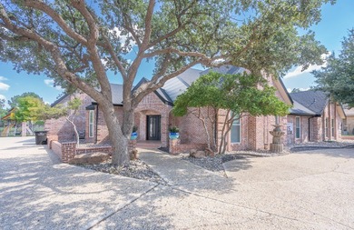 Stunning 4 bed, 3 bath home on the golf course with sweeping on Green Tree Country Club in Texas - for sale on GolfHomes.com, golf home, golf lot