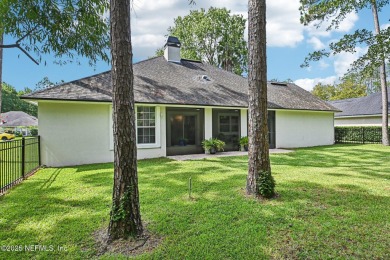 Woodlake at Eagle Harbor community. Well-maintained 4-bedroom on Eagle Harbor Golf Club in Florida - for sale on GolfHomes.com, golf home, golf lot