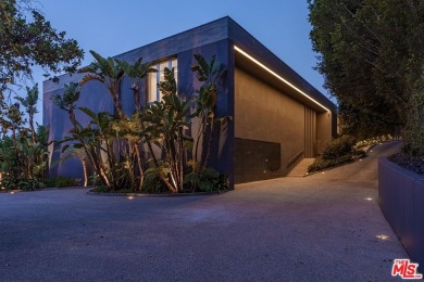 Newly Refurbished this Exceptional Contemporary Estate is on Bel-Air Country Club in California - for sale on GolfHomes.com, golf home, golf lot