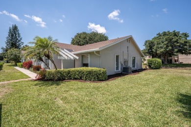 JUST RENOVATED! New Bathrooms, flooring, drywall, new electrical on Seagate Country Club in Florida - for sale on GolfHomes.com, golf home, golf lot