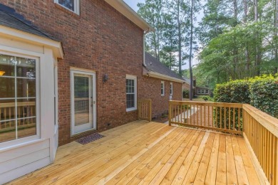 Welcome to 122 Englewood Rd, a beautifully maintained 4-bedroom on Houndslake Country Club in South Carolina - for sale on GolfHomes.com, golf home, golf lot