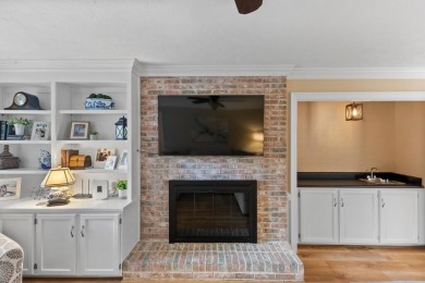 Welcome to 122 Englewood Rd, a beautifully maintained 4-bedroom on Houndslake Country Club in South Carolina - for sale on GolfHomes.com, golf home, golf lot