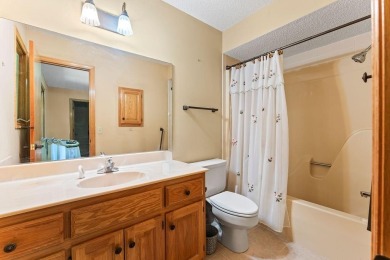 Wonderful home in the Somerset Subdivision! Well-maintained home on Bella Vista Country Club and Golf Course in Arkansas - for sale on GolfHomes.com, golf home, golf lot