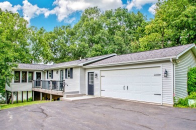 Neat As A Pin Lakefront Home on Oak Run Golf Course in Illinois - for sale on GolfHomes.com, golf home, golf lot