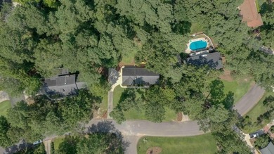 THIS IS 122 Englewood Rd., a solidly built, meticulously on Houndslake Country Club in South Carolina - for sale on GolfHomes.com, golf home, golf lot